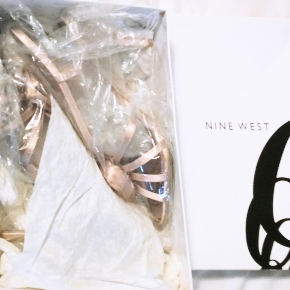 Jasmina Light Gold Nine West